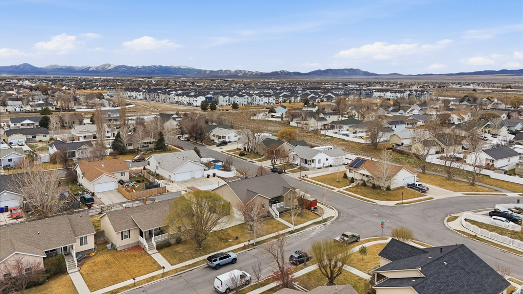 2004 E JUNIPER DR Eagle Mountain, UT 84005