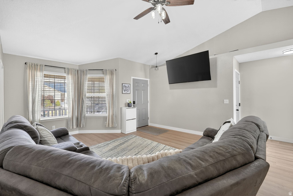 2004 E JUNIPER DR Eagle Mountain, UT 84005