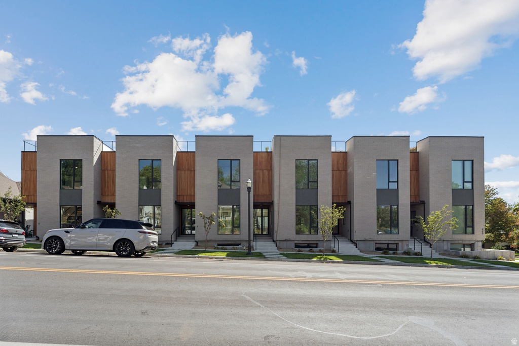 860 E 3RD AVE #4 Salt Lake City, UT 84103