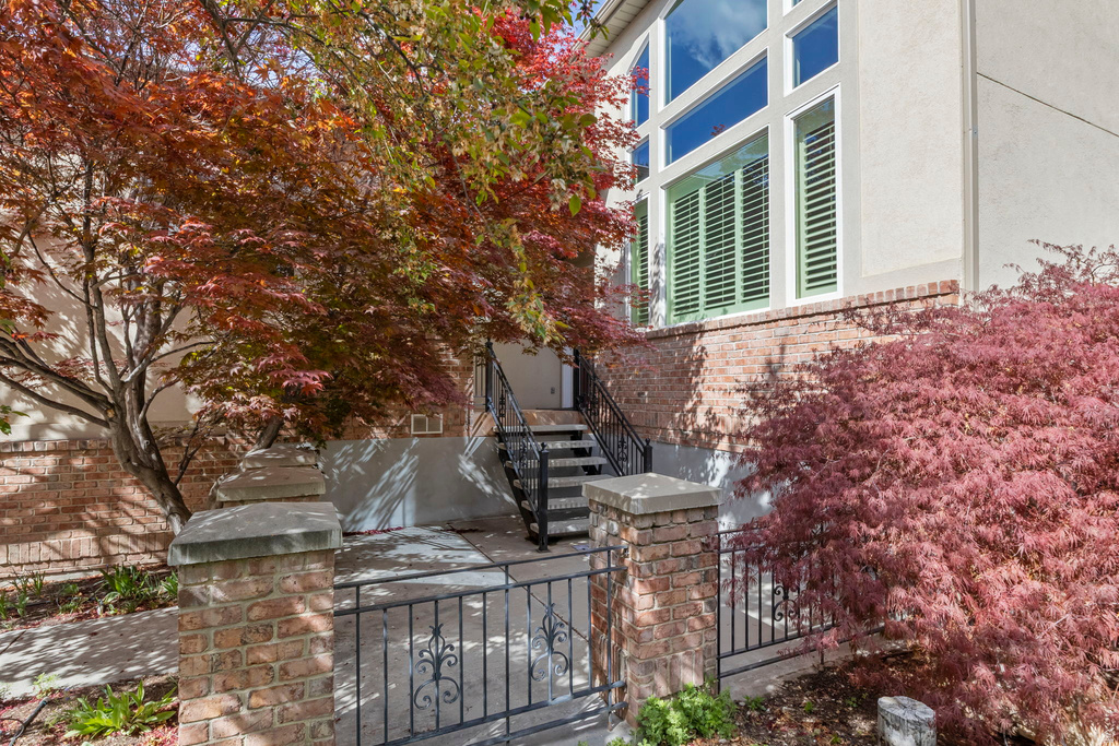 1296 E OAKWOOD CIR Alpine, UT 84004