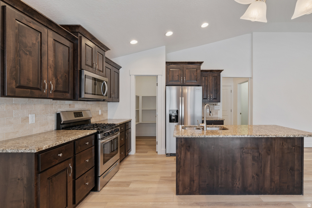 981 S RED BARN DR Santaquin, UT 84655