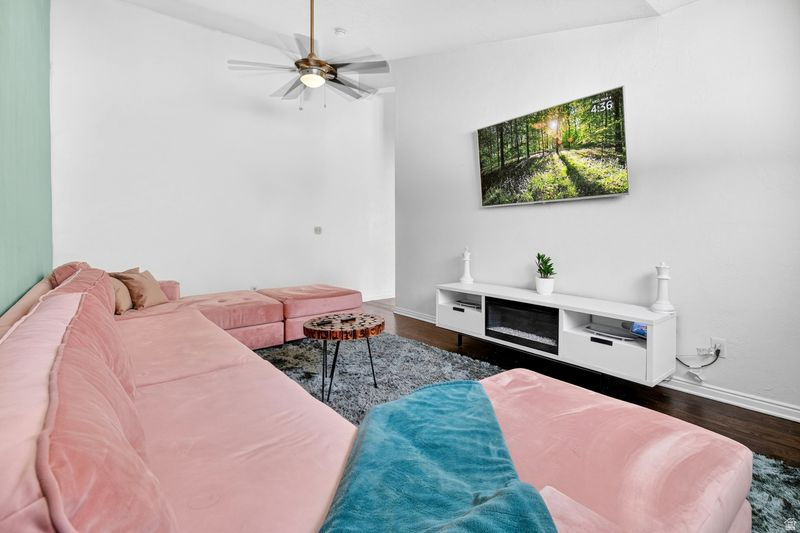 922 W 2100 S Woods Cross, UT 84087