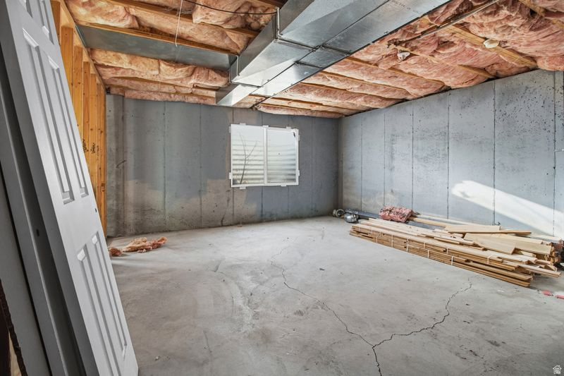 922 W 2100 S Woods Cross, UT 84087