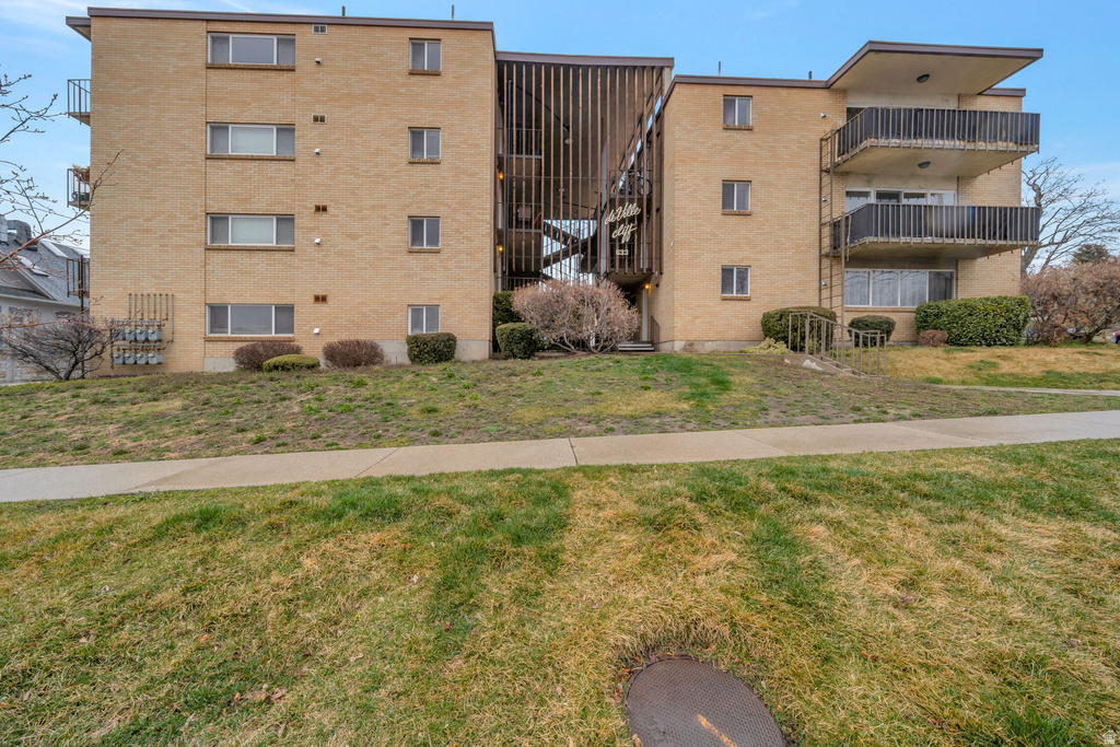 633 E FOURTH AVE #13 Salt Lake City, UT 84103