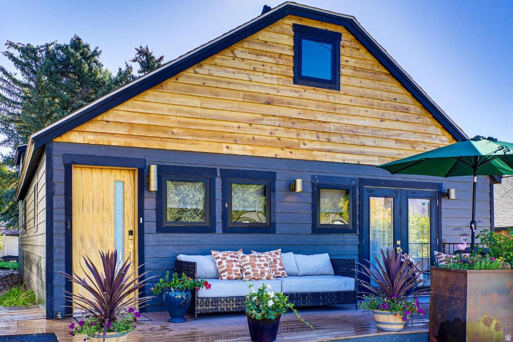 71 S 200 ST Midway, UT 84049