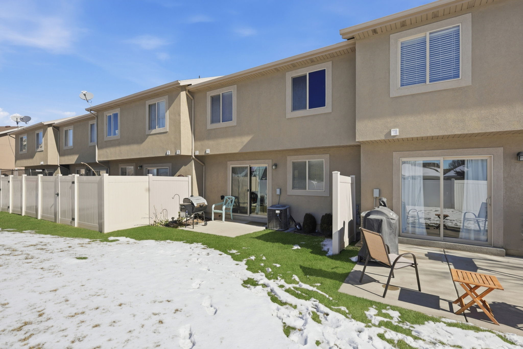 2437 N CHARLESTON AVE Harrisville, UT 84414