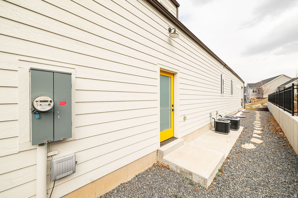 1959 E DEER CREST CIR Logan, UT 84341