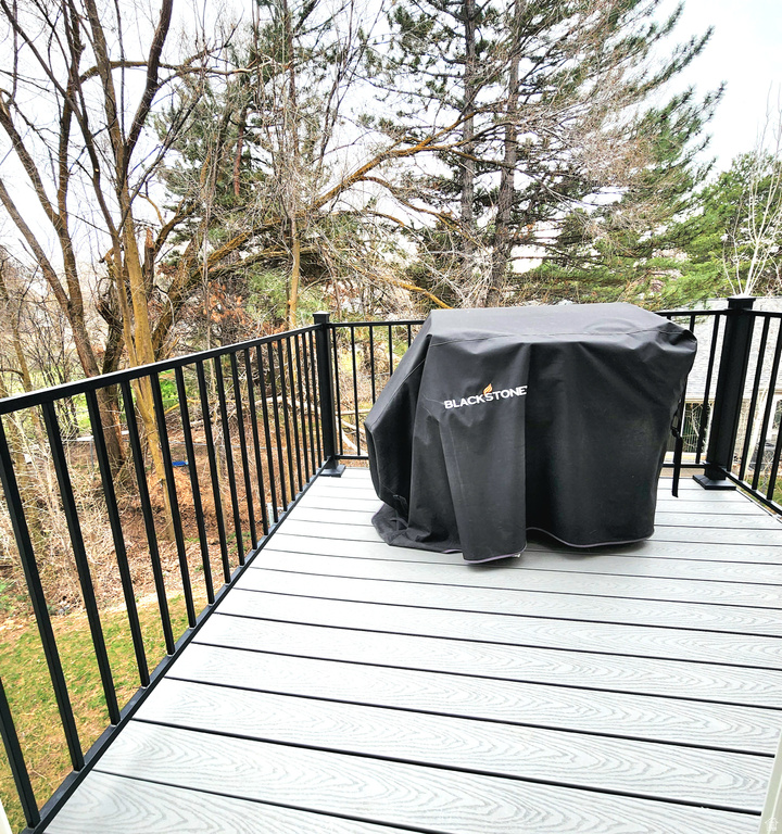 615 S PLUM CREEK LN Ogden, UT 84404