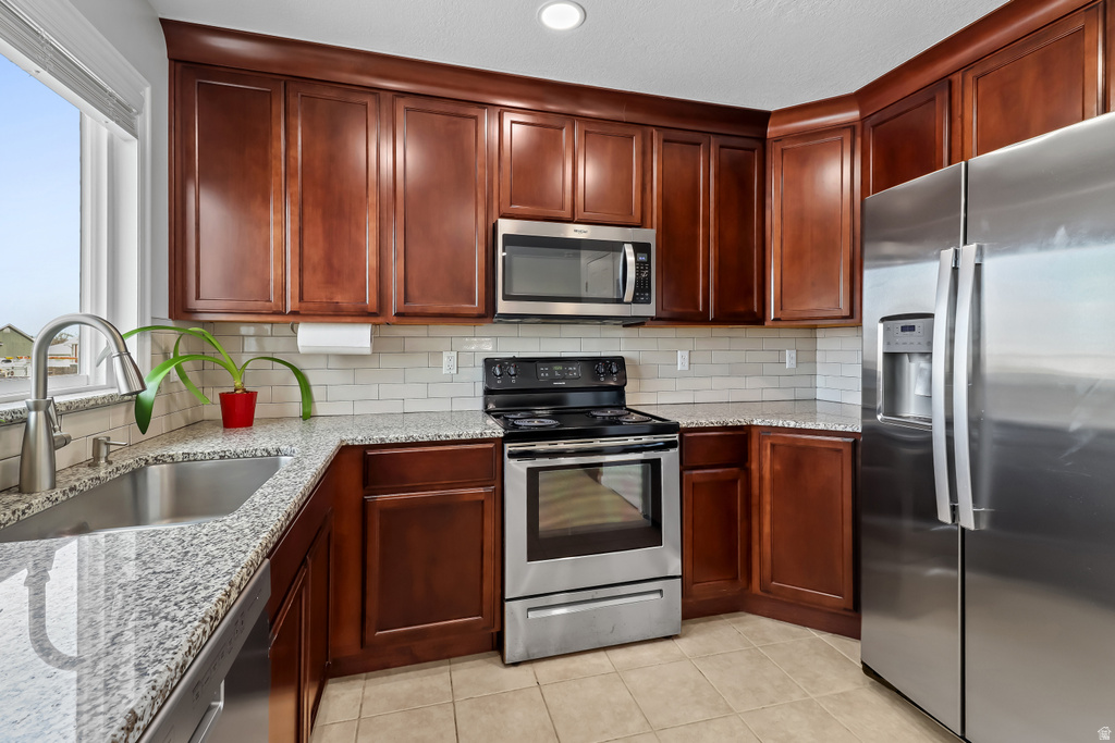 1643 N 2225 W Clinton, UT 84015