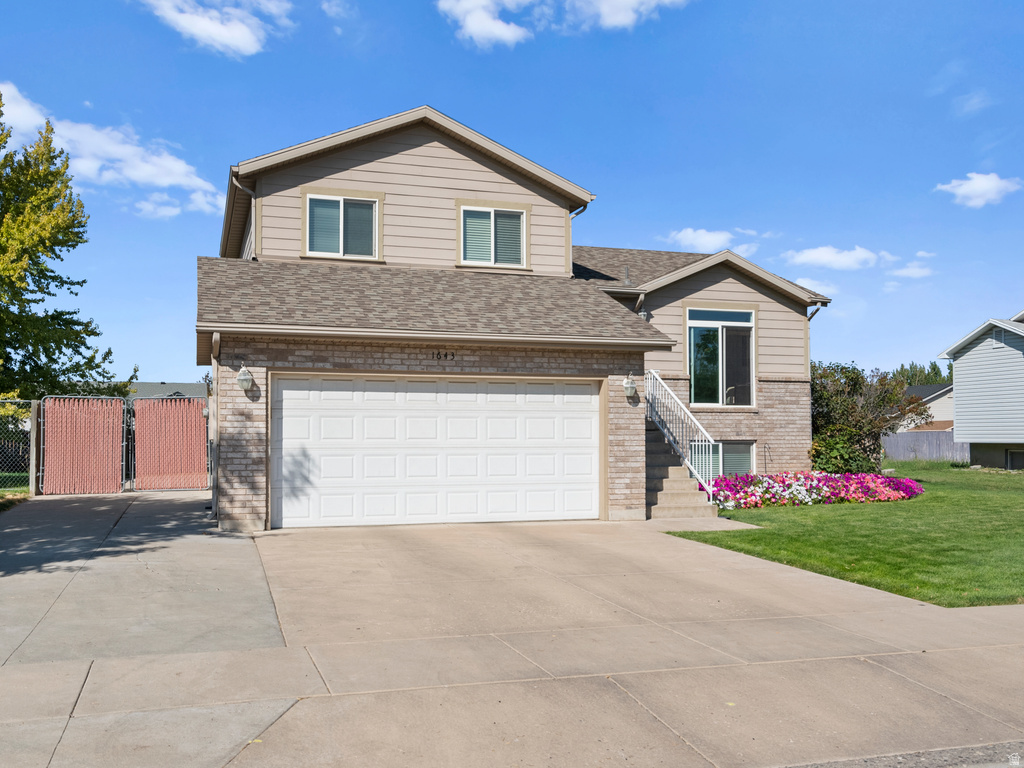 1643 N 2225 W Clinton, UT 84015