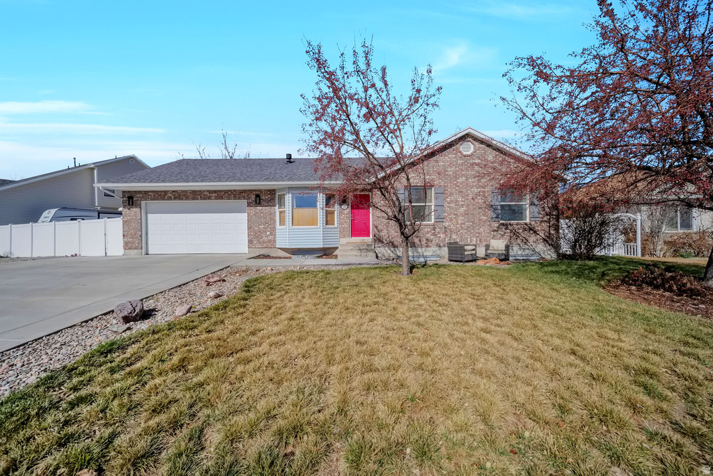 5006 W WOOD SPRING DR West Jordan, UT 84081