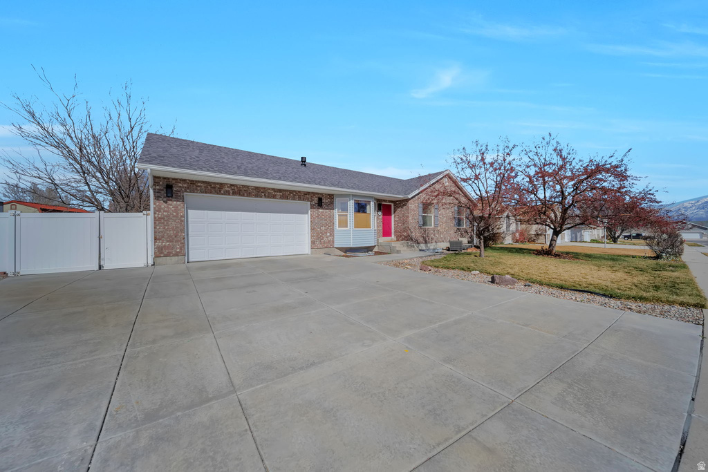 5006 W WOOD SPRING DR West Jordan, UT 84081