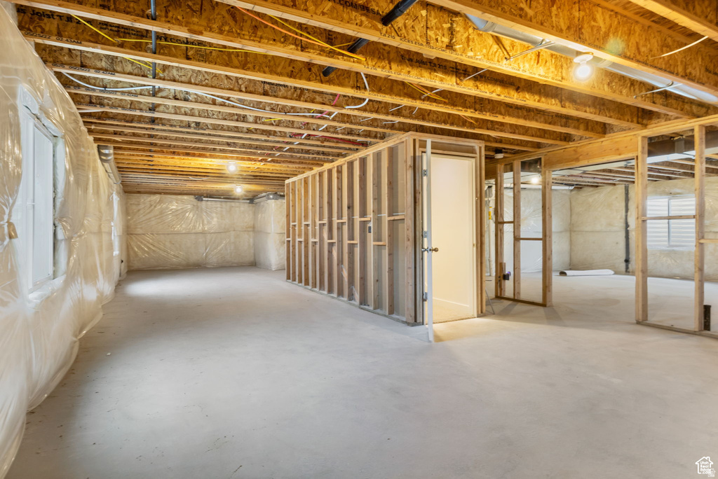 8537 N TIFFANY LN Lake Point, UT 84074