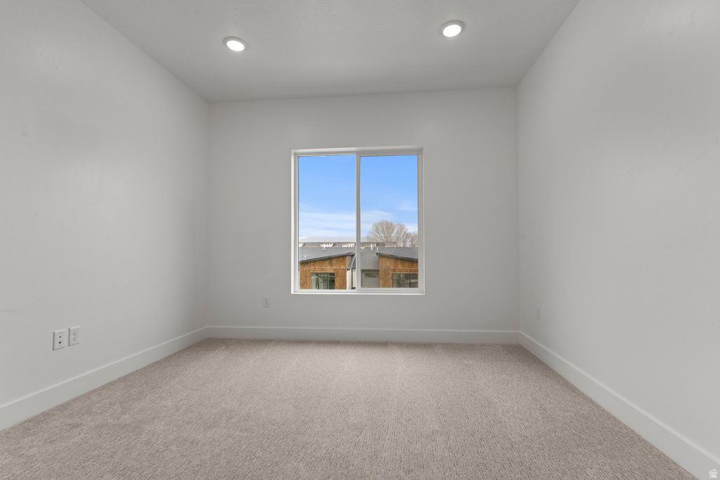 5865 N JEEDER DR Mountain Green, UT 84050