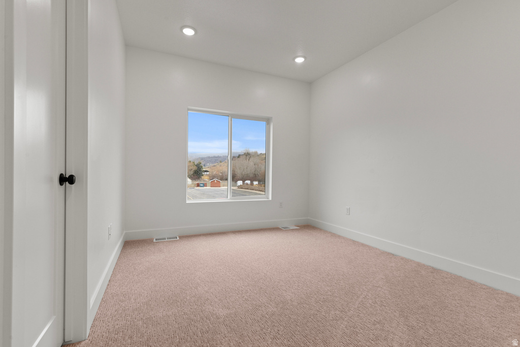 5865 N JEEDER DR Mountain Green, UT 84050