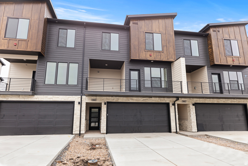 5865 N JEEDER DR Mountain Green, UT 84050