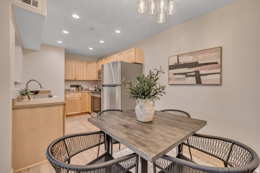 325 W 700 N #14 Salt Lake City, UT 84103