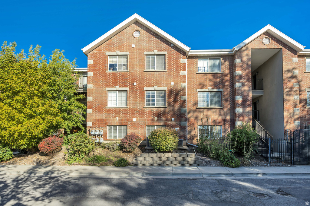 325 W 700 N #14 Salt Lake City, UT 84103