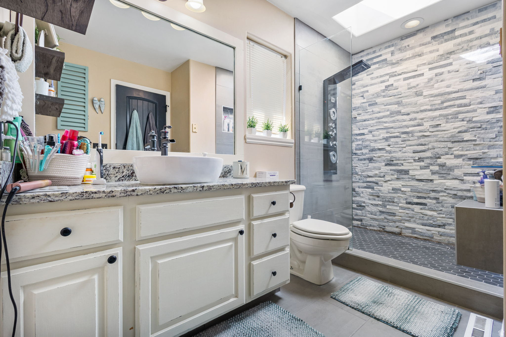 1244 N 580 W Orem, UT 84057