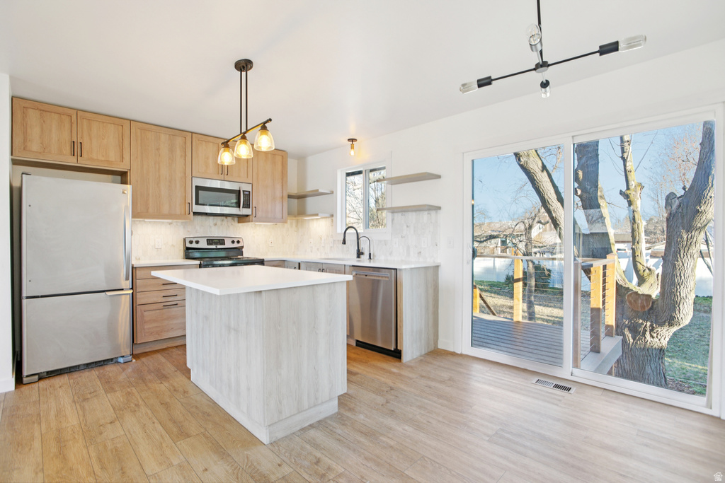 569 E ALOHA LN Sandy, UT 84070