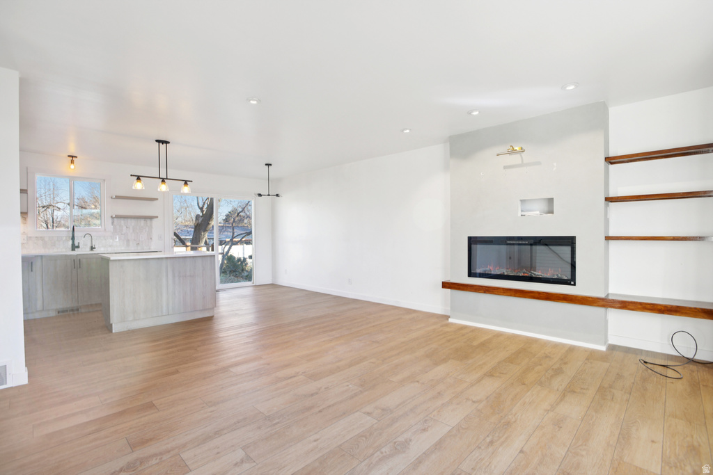 569 E ALOHA LN Sandy, UT 84070