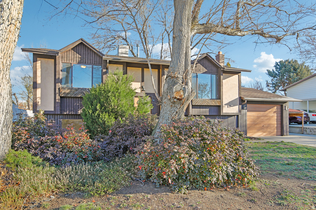 569 E ALOHA LN Sandy, UT 84070