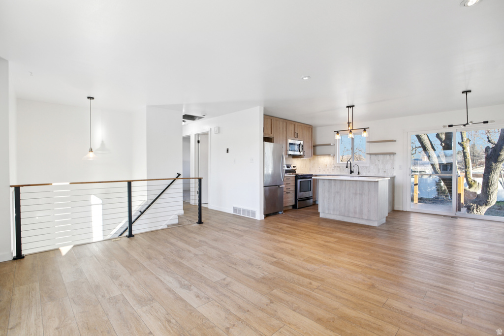 569 E ALOHA LN Sandy, UT 84070