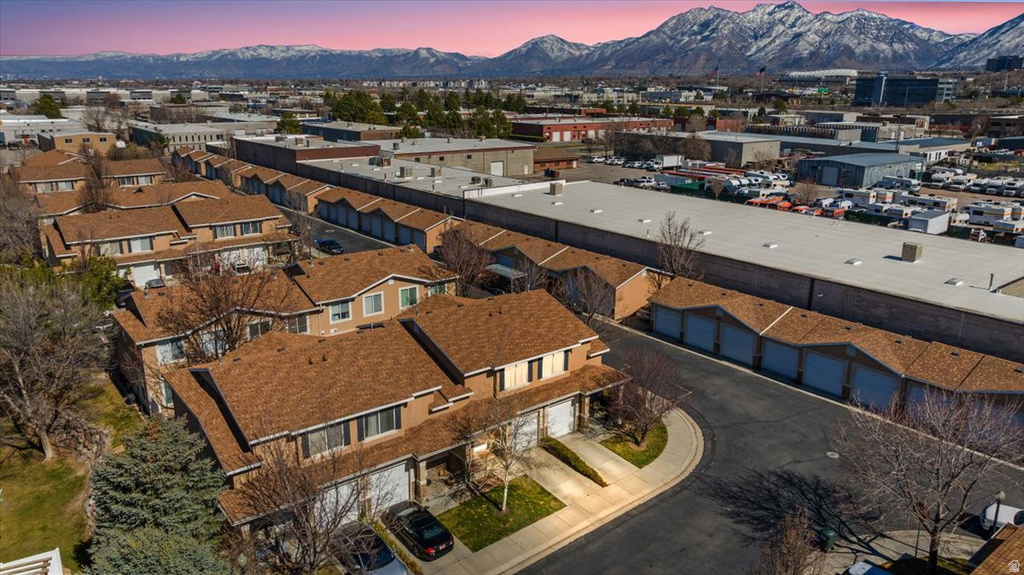 628 W CREEK BLUFF CV Sandy, UT 84070