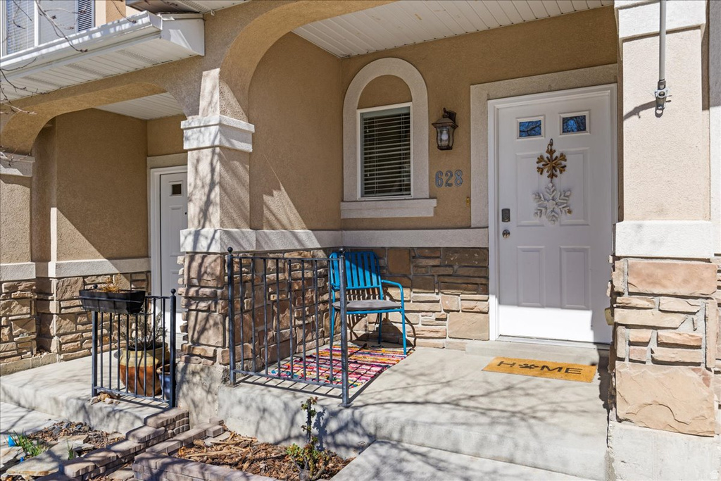 628 W CREEK BLUFF CV Sandy, UT 84070