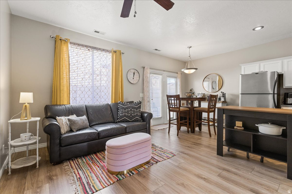 628 W CREEK BLUFF CV Sandy, UT 84070