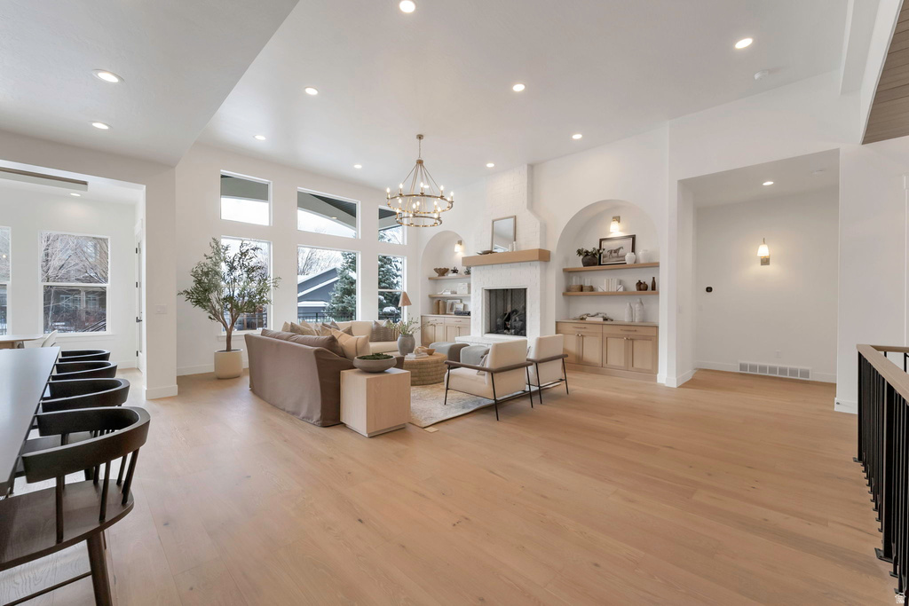 664 S WILDFLOWER CIR North Salt Lake, UT 84054