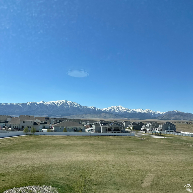 7927 N BRISTLECONE RD #204 Eagle Mountain, UT 84005
