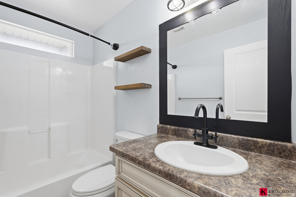 927 N PETRO DR Tooele, UT 84074