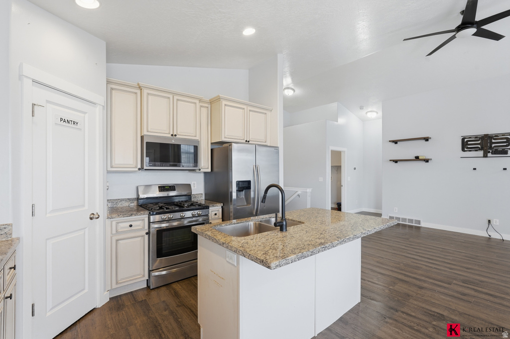 927 N PETRO DR Tooele, UT 84074