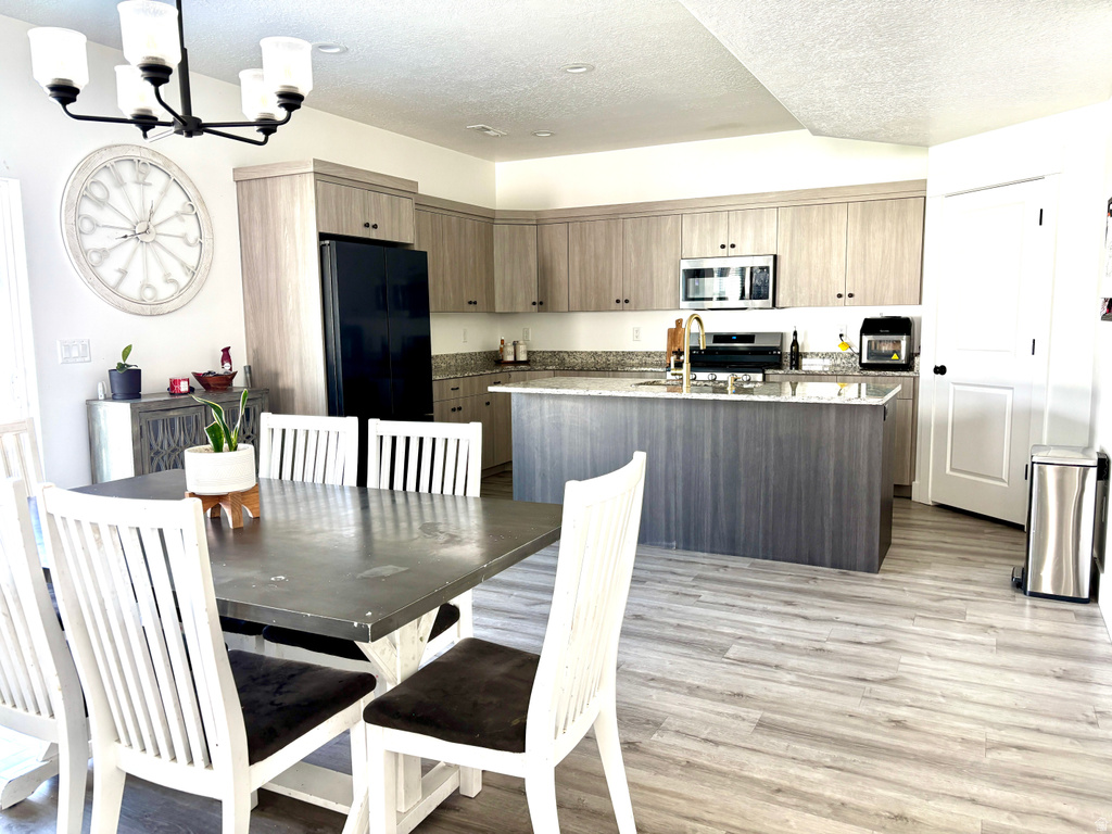 1007 S 4200 W West Point, UT 84015