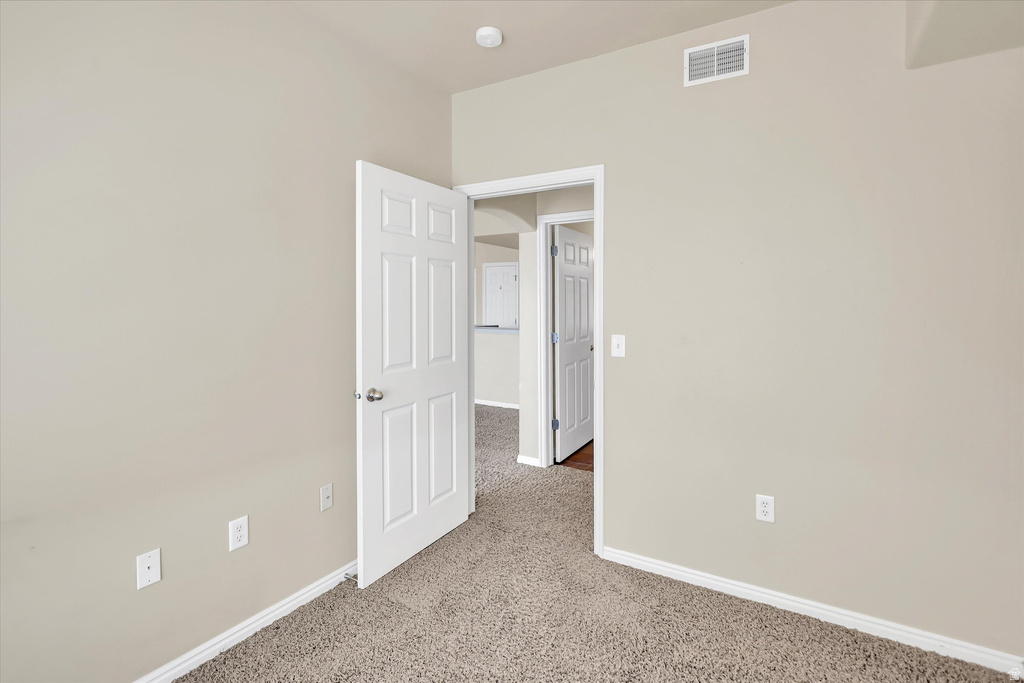 194 W ALBION VILLAGE WAY #303 Sandy, UT 84070