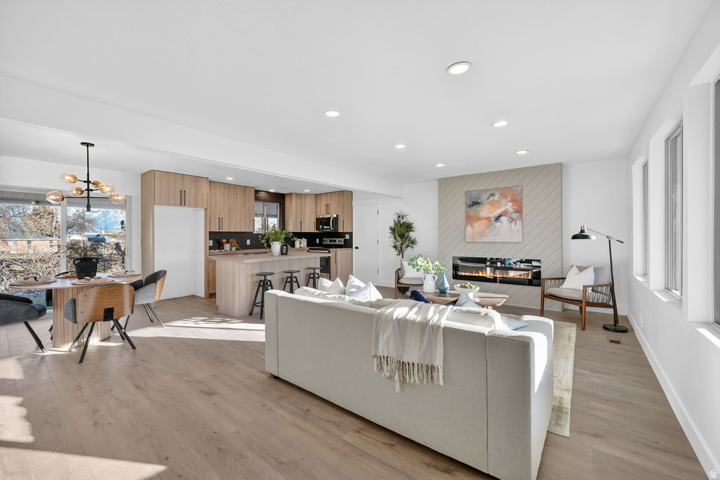 6869 S LARABROOK WAY West Jordan, UT 84084