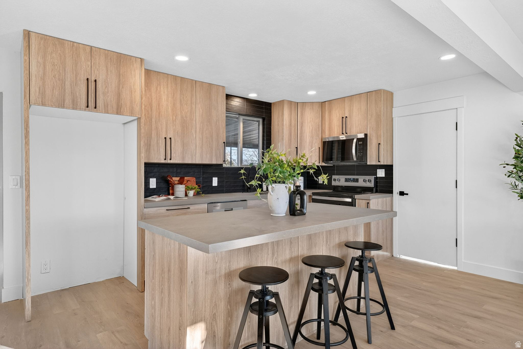 6869 S LARABROOK WAY West Jordan, UT 84084