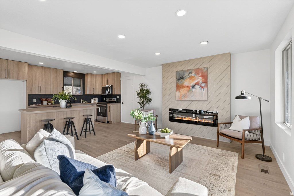 6869 S LARABROOK WAY West Jordan, UT 84084