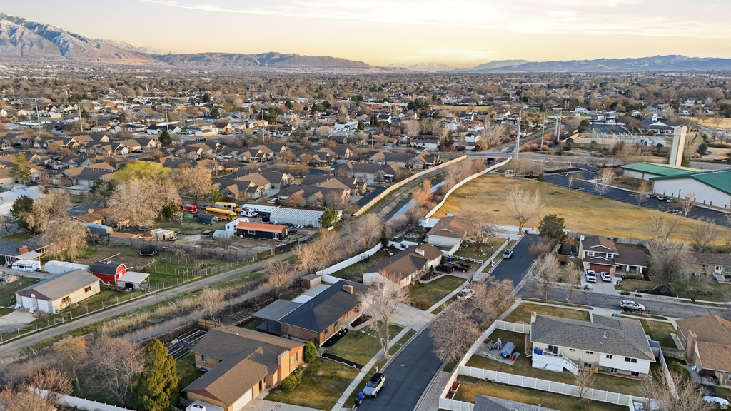 6869 S LARABROOK WAY West Jordan, UT 84084