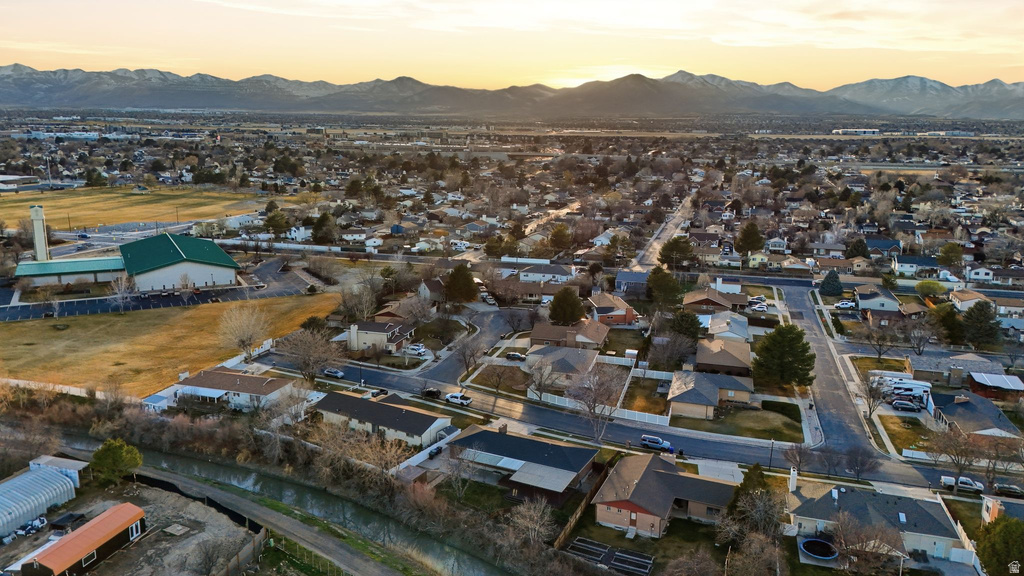 6869 S LARABROOK WAY West Jordan, UT 84084