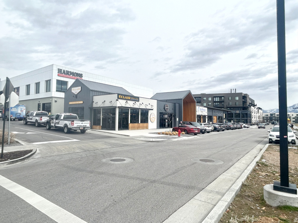 10692 S TOPVIEW RD South Jordan, UT 84009