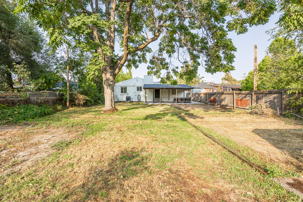 1220 S REDWOOD DR Salt Lake City, UT 84104