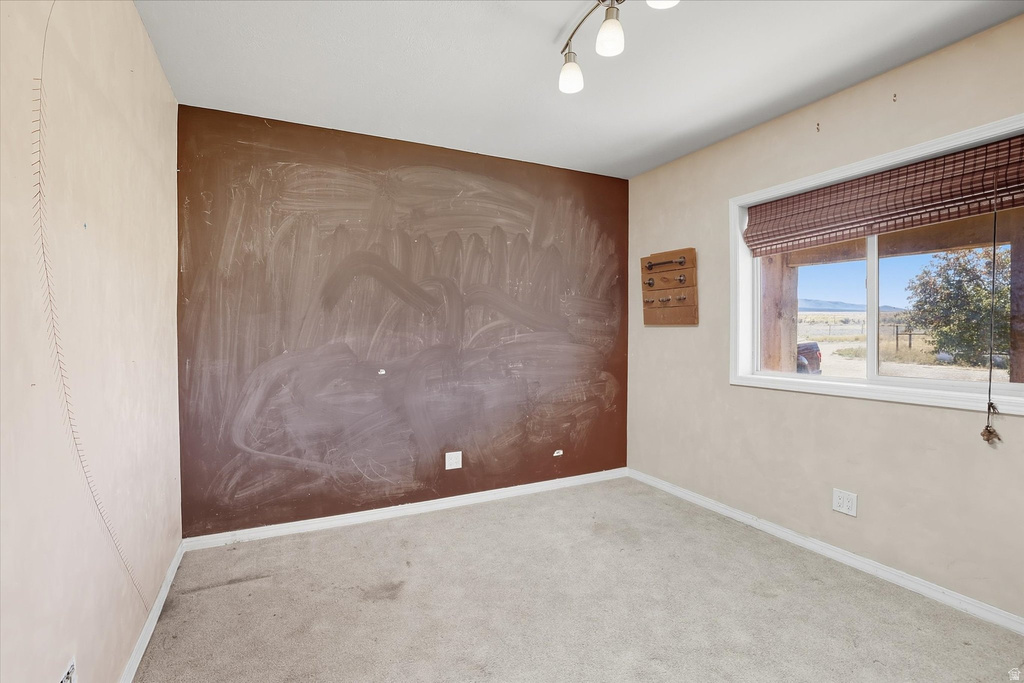 1206 E 2000 S Elba, ID 83342