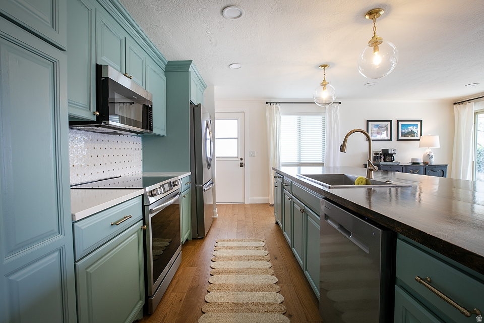 888 THORNFIELD RD Kaysville, UT 84037