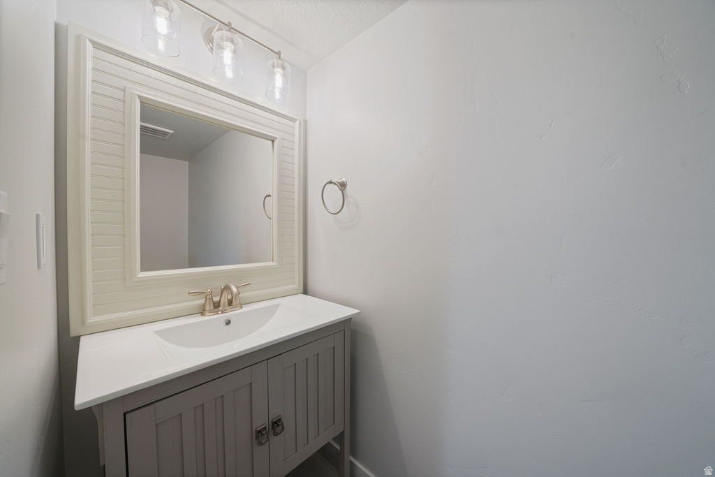 633 E 380 S Lehi, UT 84043