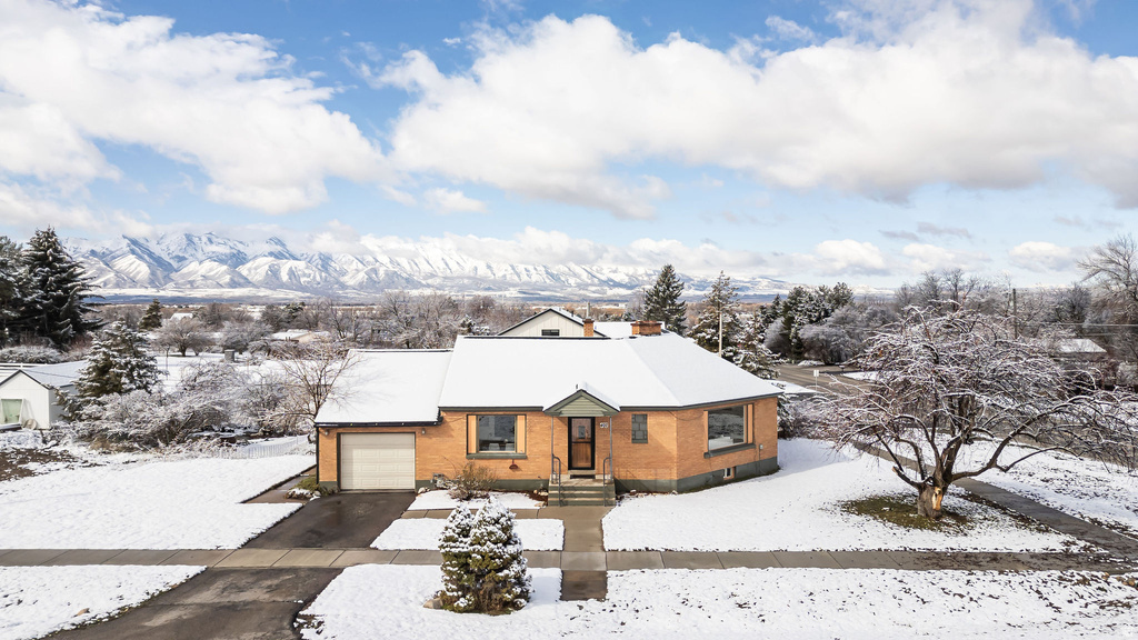 407 S 100 W Providence, UT 84332