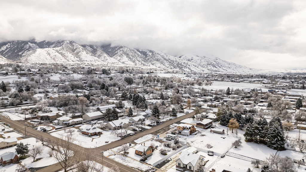 407 S 100 W Providence, UT 84332