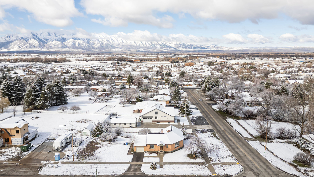 407 S 100 W Providence, UT 84332