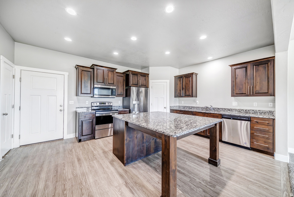 8052 N ROCK CREEK COVE LN Eagle Mountain, UT 84005